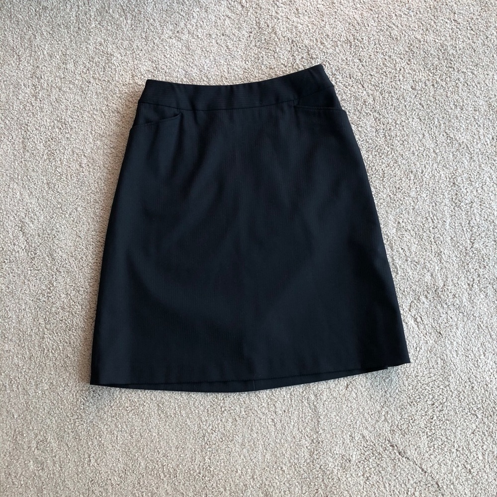 💜 5 for $25 Black knee length suit skirt